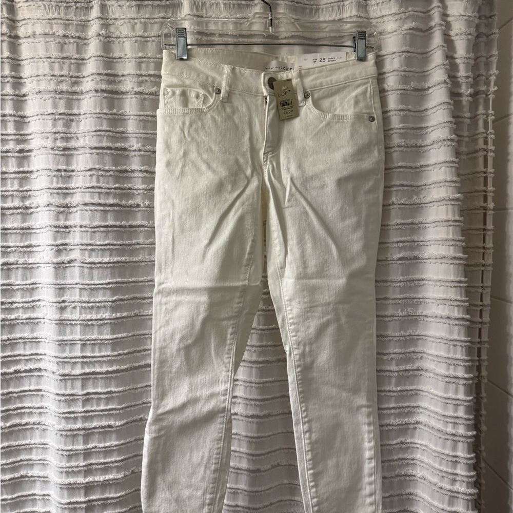 LOFT Women's Cream Skinny Jeans